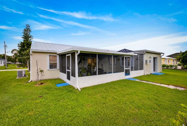 2341 SE West Blackwell Drive, Port Saint Lucie, FL 34952