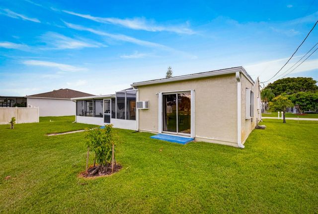 2341 SE West Blackwell Drive, Port Saint Lucie, FL 34952