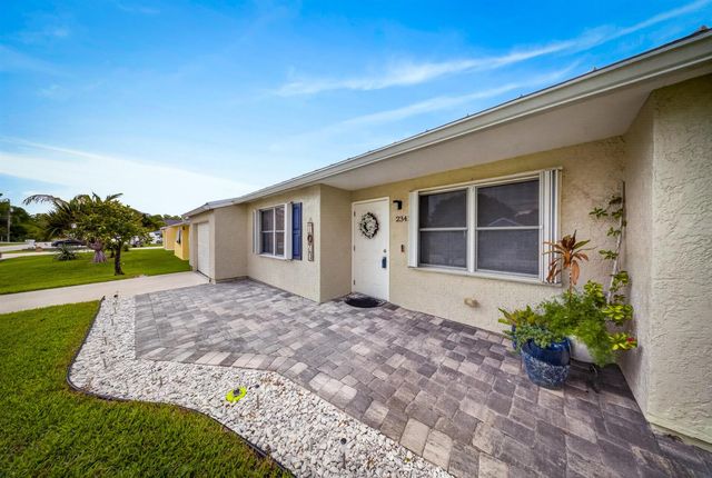 2341 SE West Blackwell Drive, Port Saint Lucie, FL 34952