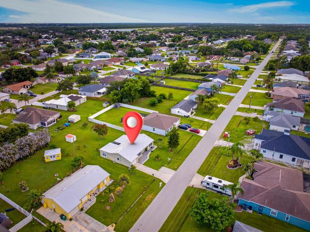 2341 SE West Blackwell Drive, Port Saint Lucie, FL 34952