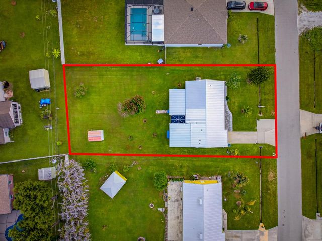 2341 SE West Blackwell Drive, Port Saint Lucie, FL 34952