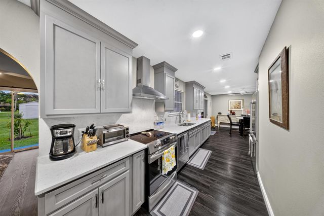 2341 SE West Blackwell Drive, Port Saint Lucie, FL 34952