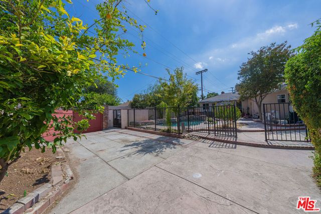 6414 Corbin Avenue, Reseda, CA 91335