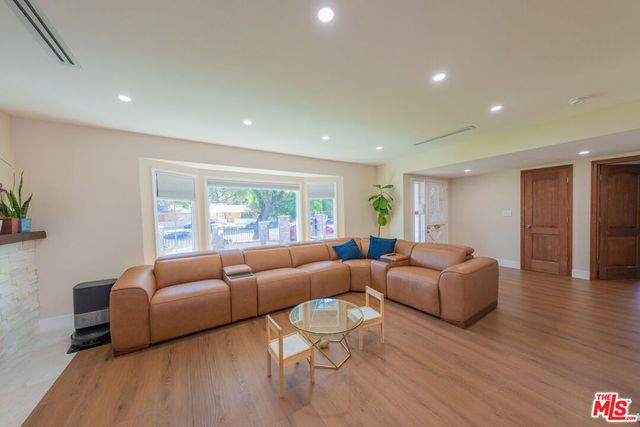 6414 Corbin Avenue, Reseda, CA 91335