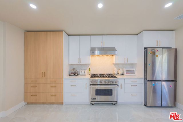 6414 Corbin Avenue, Reseda, CA 91335