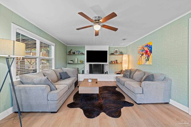 8494 Olympia Rd, Pensacola, FL 32514