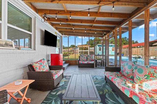 8494 Olympia Rd, Pensacola, FL 32514