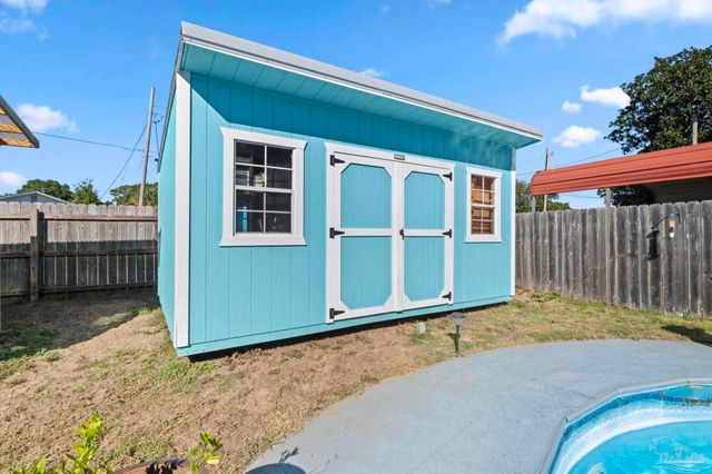 8494 Olympia Rd, Pensacola, FL 32514