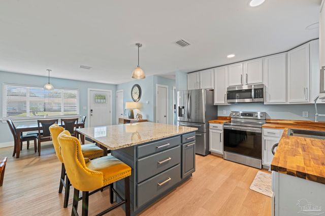 8494 Olympia Rd, Pensacola, FL 32514