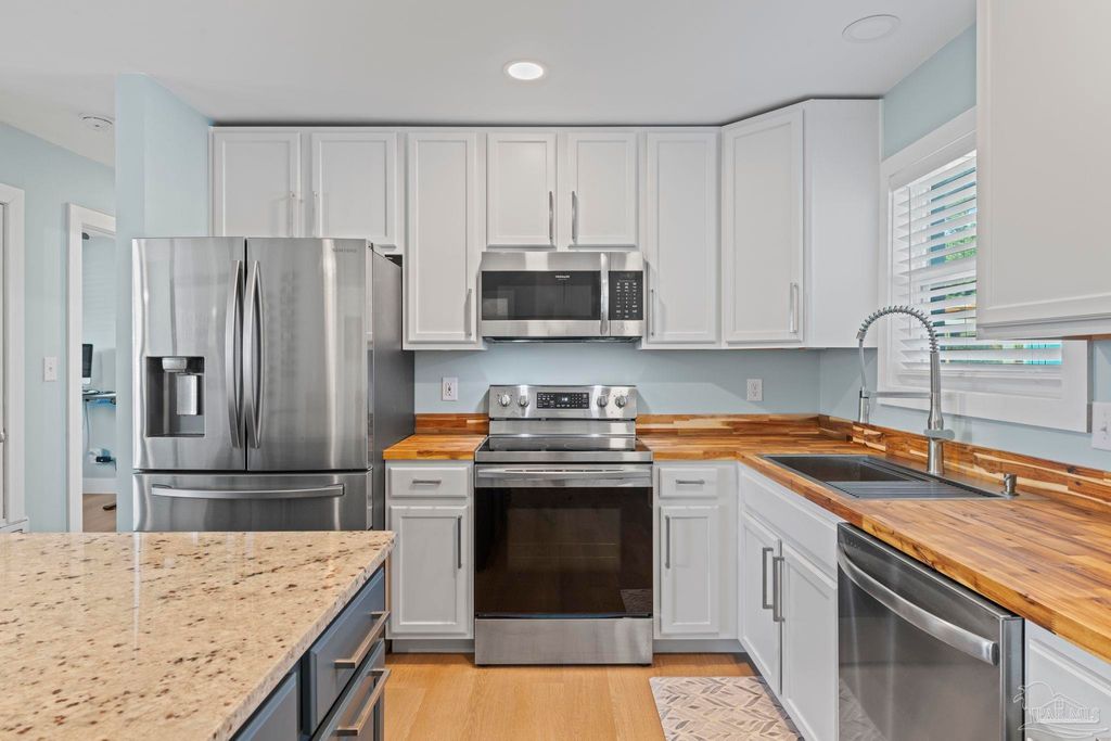 8494 Olympia Rd, Pensacola, FL 32514