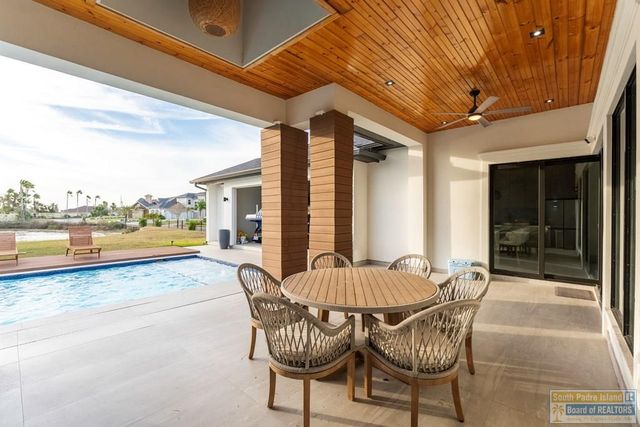 2 Palmer Court, Laguna Vista, TX 78578