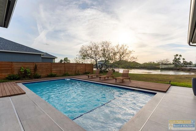 2 Palmer Court, Laguna Vista, TX 78578