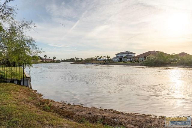 2 Palmer Court, Laguna Vista, TX 78578