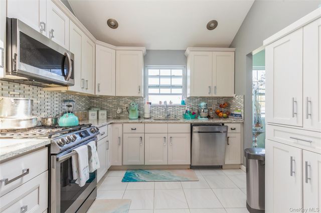 165 Wellesley Street, Hempstead, NY 11550