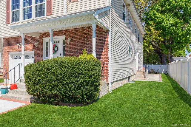 165 Wellesley Street, Hempstead, NY 11550