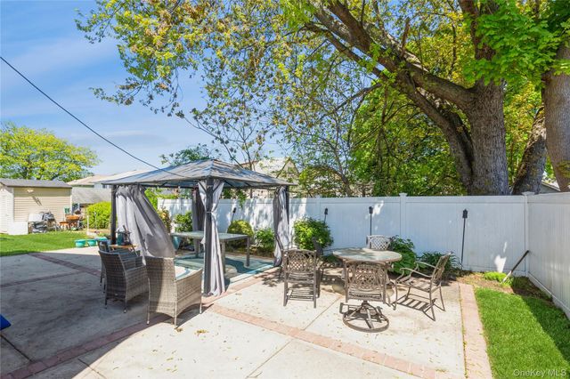 165 Wellesley Street, Hempstead, NY 11550