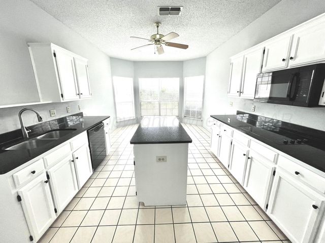 7628 Catskill Avenue, Amarillo, TX 79121