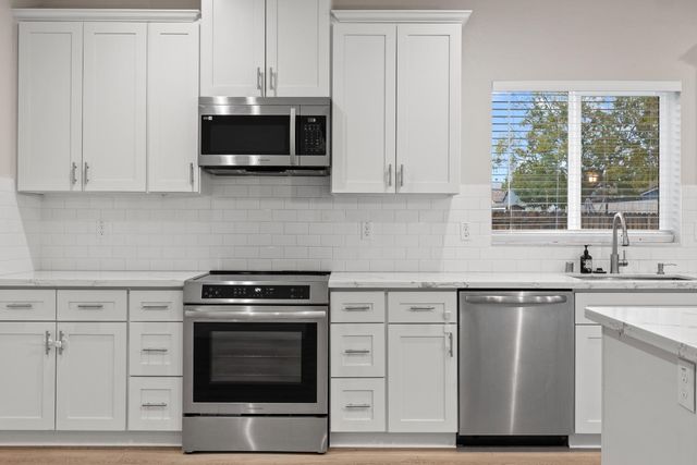 8296 Ghislaine Way, Antelope, CA 95843