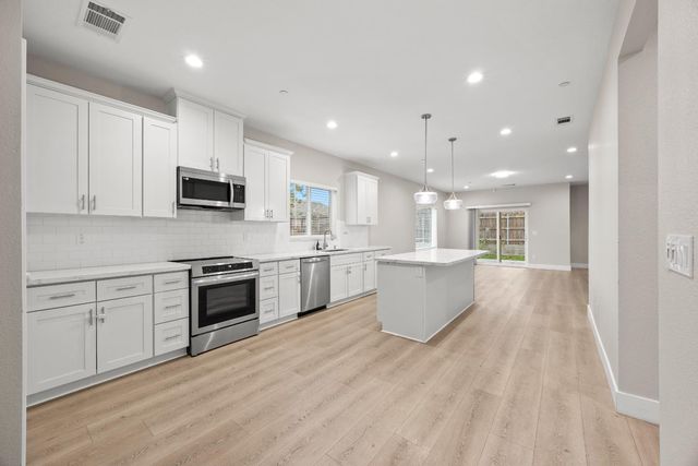 8296 Ghislaine Way, Antelope, CA 95843