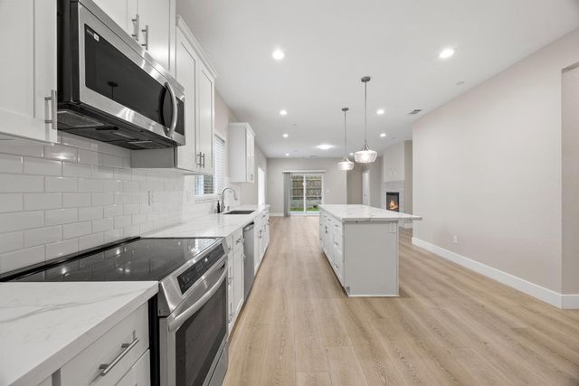 8296 Ghislaine Way, Antelope, CA 95843