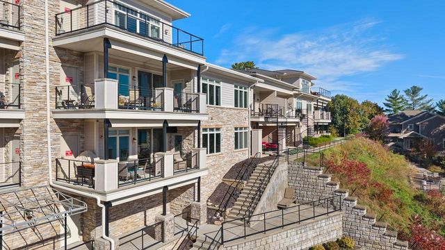 650 E HIAWATHA Drive #302, Wisconsin Dells, WI 53965