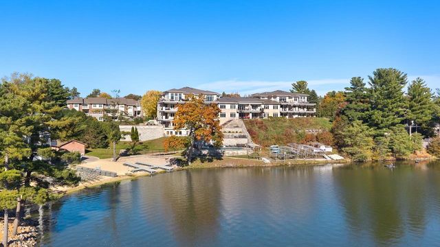650 E HIAWATHA Drive #302, Wisconsin Dells, WI 53965