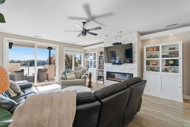 650 E HIAWATHA Drive #302, Wisconsin Dells, WI 53965