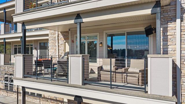 650 E HIAWATHA Drive #302, Wisconsin Dells, WI 53965