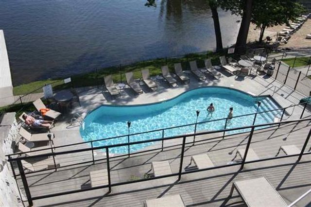 650 E HIAWATHA Drive #302, Wisconsin Dells, WI 53965