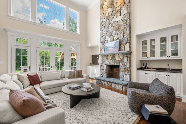 21 Westerly, Weston, MA 02493