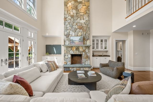 21 Westerly, Weston, MA 02493