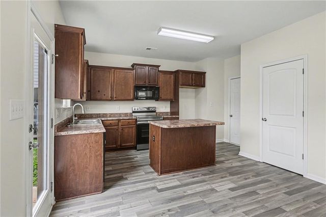 712 Douglass Circle, Mcdonough, GA 30253