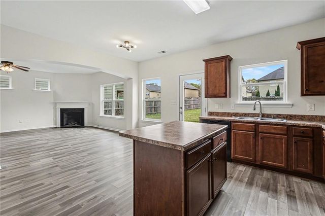 712 Douglass Circle, Mcdonough, GA 30253