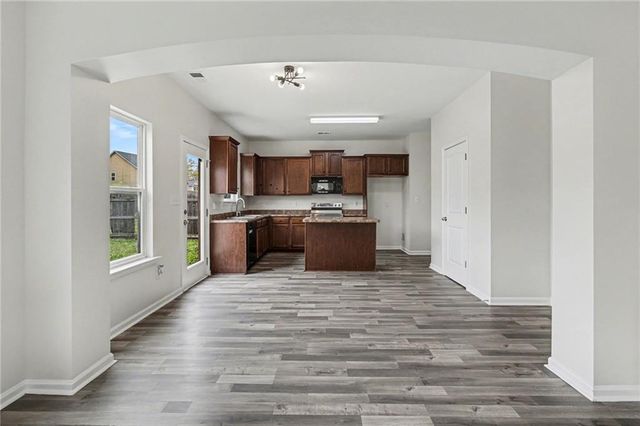 712 Douglass Circle, Mcdonough, GA 30253