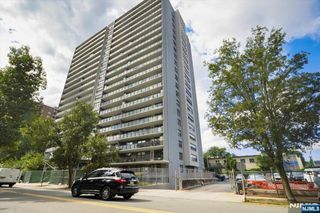 285 Aycrigg 19B, Passaic, NJ 07055