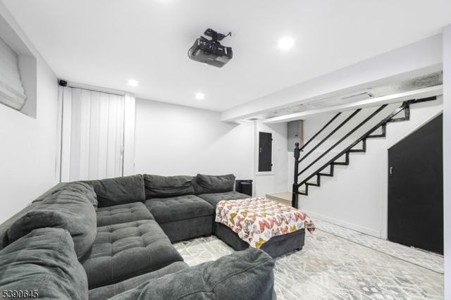 170 Clinton Pl, Newark City, NJ 07112