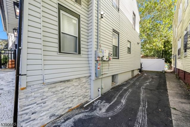 170 Clinton Pl, Newark City, NJ 07112