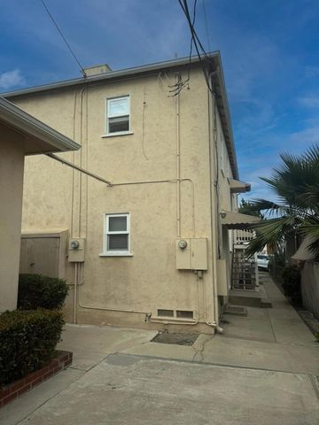 4454 Illinois Street, San Diego, CA 92116