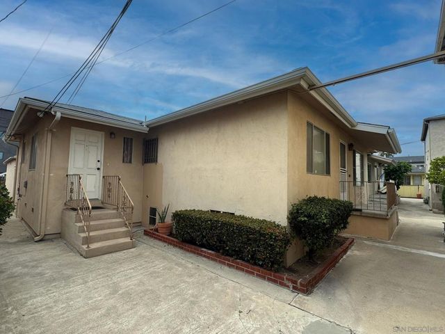 4454 Illinois Street, San Diego, CA 92116