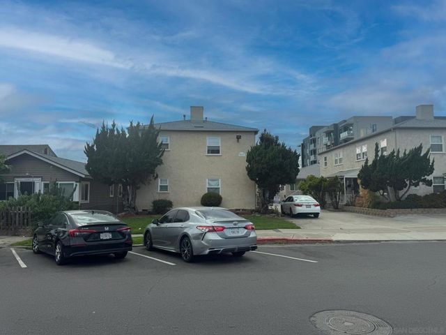 4454 Illinois Street, San Diego, CA 92116