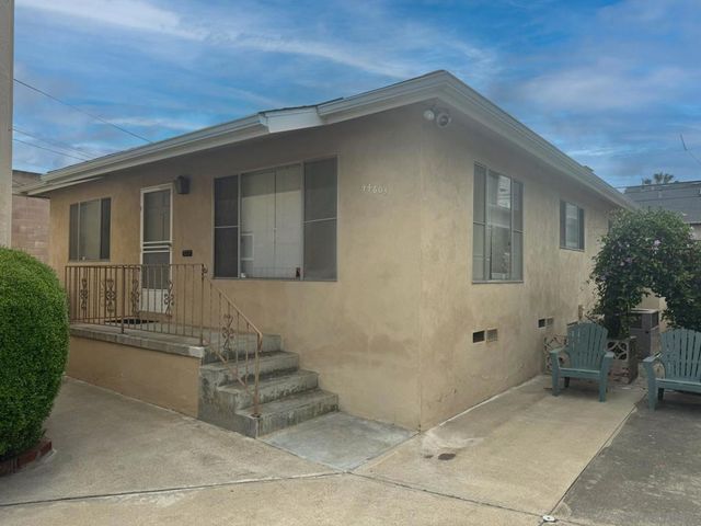4454 Illinois Street, San Diego, CA 92116