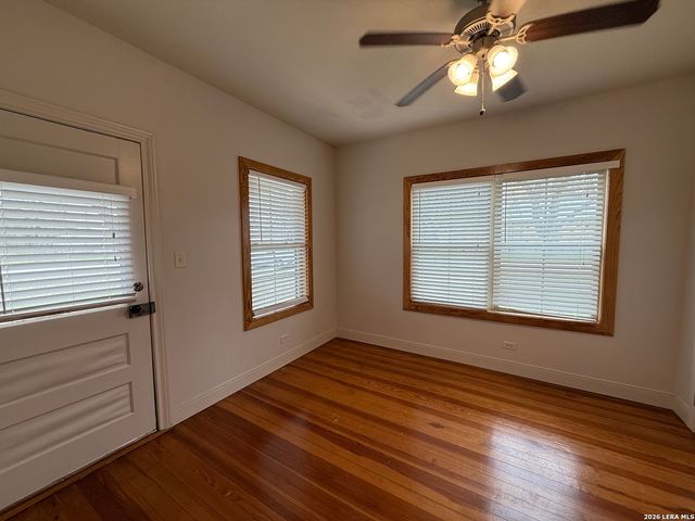 257 E Garza St, New Braunfels, TX 78130