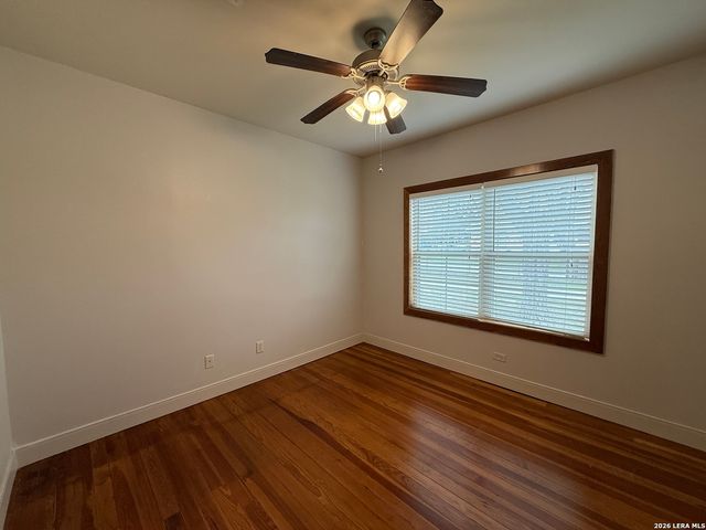 257 E Garza St, New Braunfels, TX 78130