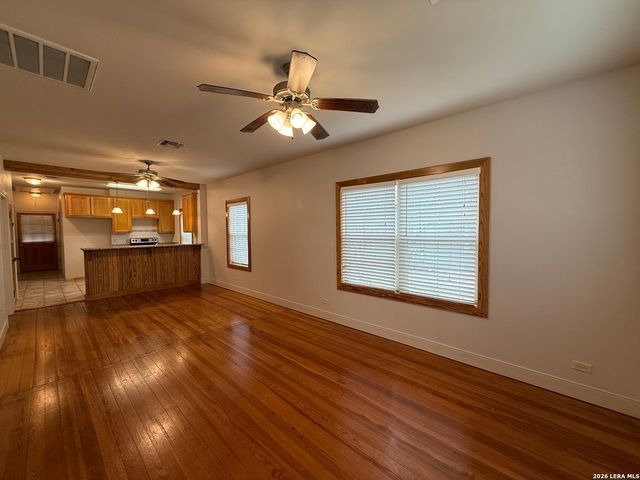 257 E Garza St, New Braunfels, TX 78130