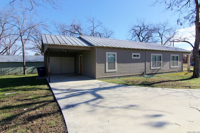 257 E Garza St, New Braunfels, TX 78130