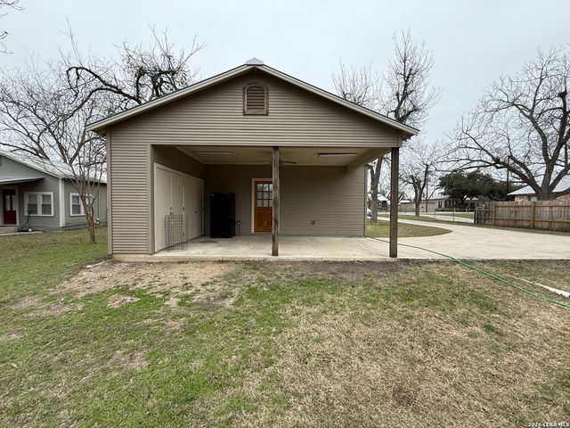 257 E Garza St, New Braunfels, TX 78130