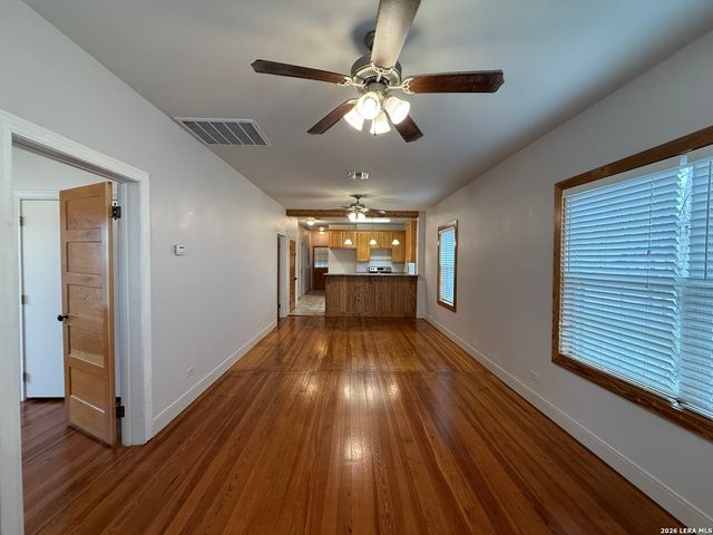 257 E Garza St, New Braunfels, TX 78130