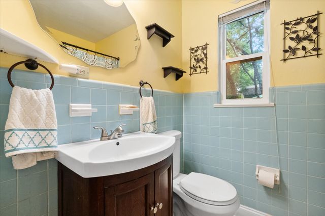 1124 W Tucker Boulevard, Arlington, TX 76013