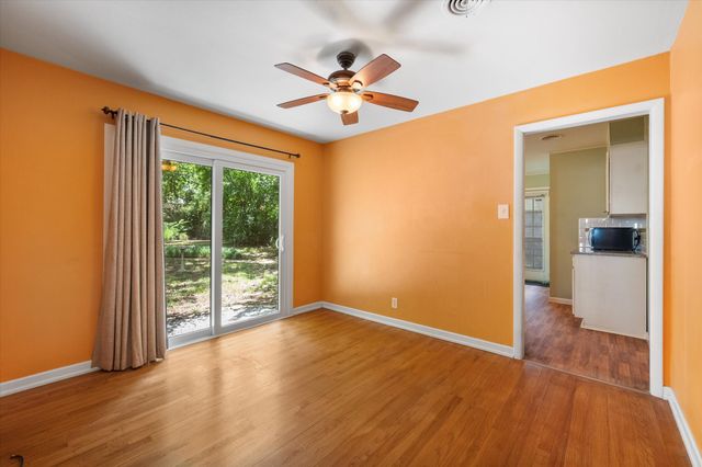 1124 W Tucker Boulevard, Arlington, TX 76013