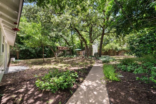 1124 W Tucker Boulevard, Arlington, TX 76013